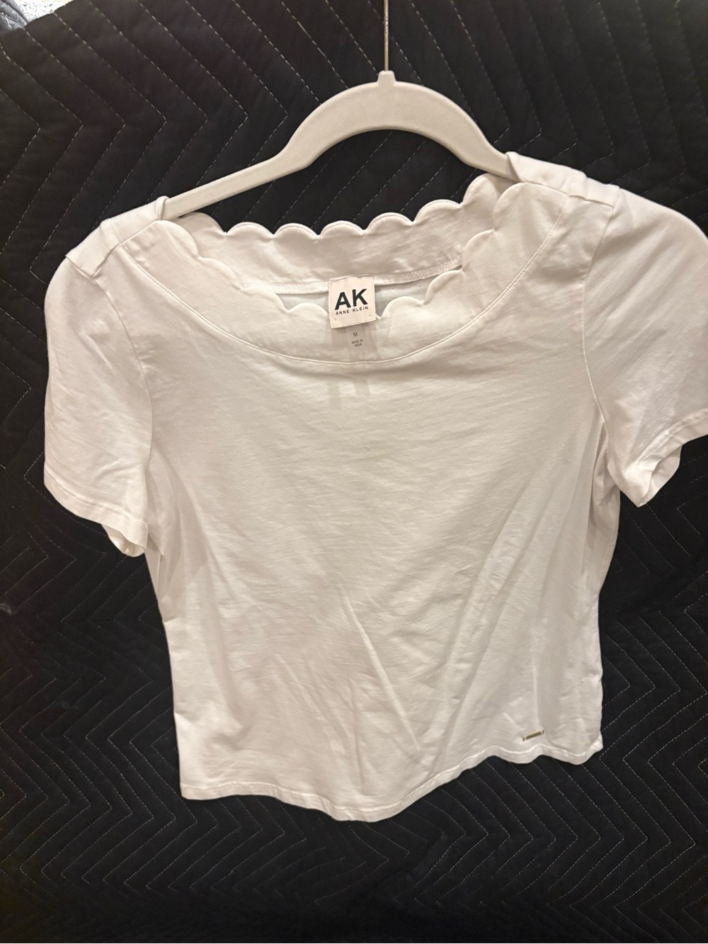 Anne Klein White Scallop Neck Short Sleeve Tee